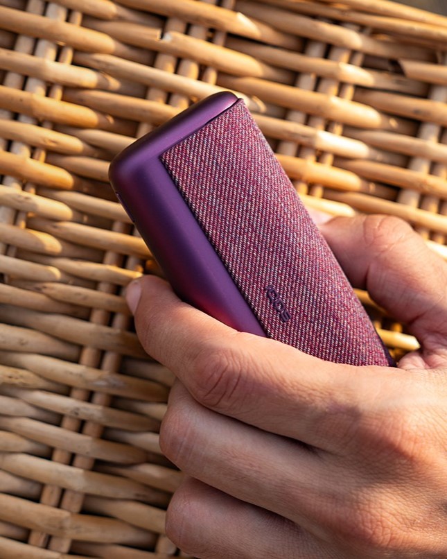 IQOS ILUMA I ONE LEAF GREEN AND DIGITAL VIOLET
